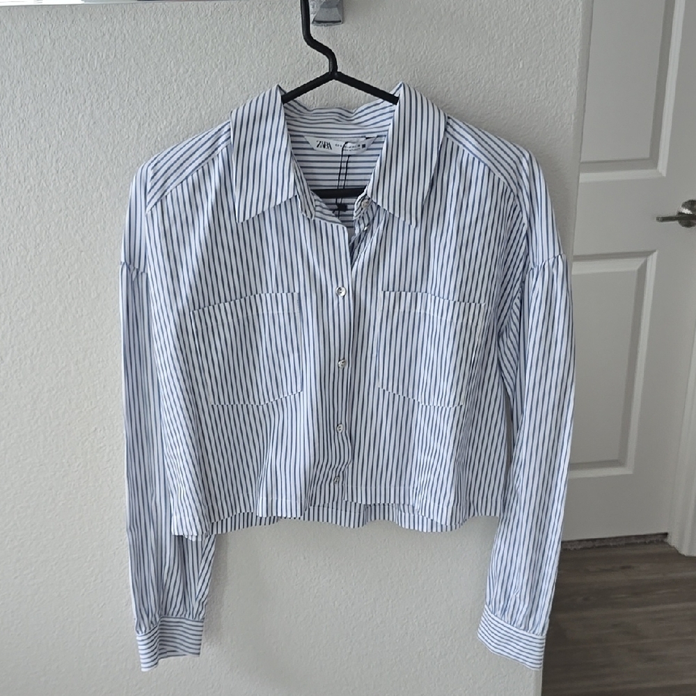 NWT Zara Cropped Button Down Long Sleeve Shirt